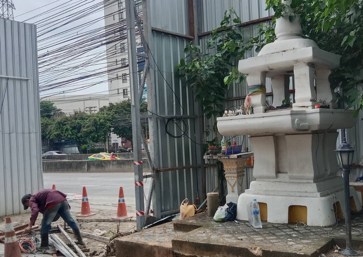 "ผกก.สุทธิสาร" สั่งชุดสืบสวนไล่กล้องล่าตัวคนร้ายฉกพระพรหม