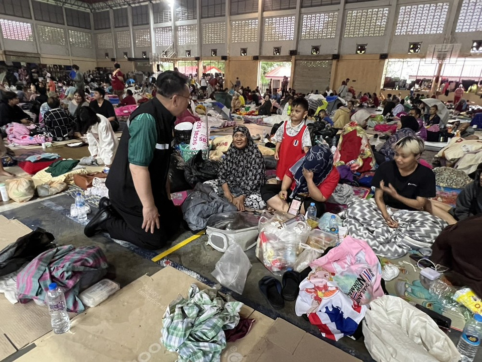 “นฤมล” สั่ง “อาชีวะ–สพฐ.” ดูแลศูนย์พักพิง รร.หาดใหญ่รัฐประชาสรรค์ รองรับผู้ประสบภัยทะลุ 4,000 คน พร้อมเร่งส่งอาหาร–ที่นอน–ทีมครูดูแลเด็ก