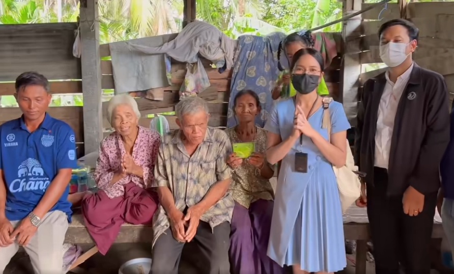 "ครูอุ้ม" ของ "น้องเตย" โพสต์แจ้งปิดบัญชี ยอด 5.9 ล้าน พร้อม ขอบพระคุณจากหัวใจ