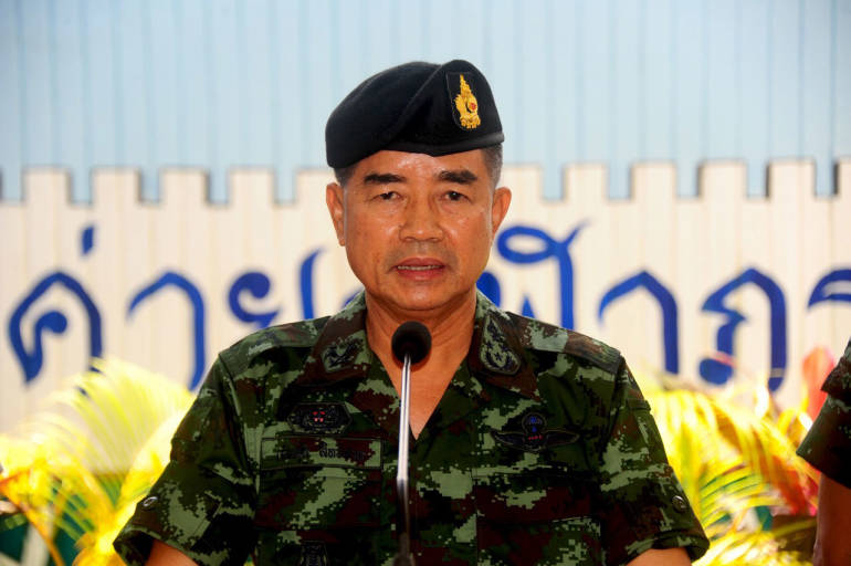 "ผบ.ทบ." พบ "นายกฯ" รายงานผลหลังจับผู้ต้องสงสัยระเบิด รพ.พระมงกุฎฯได้