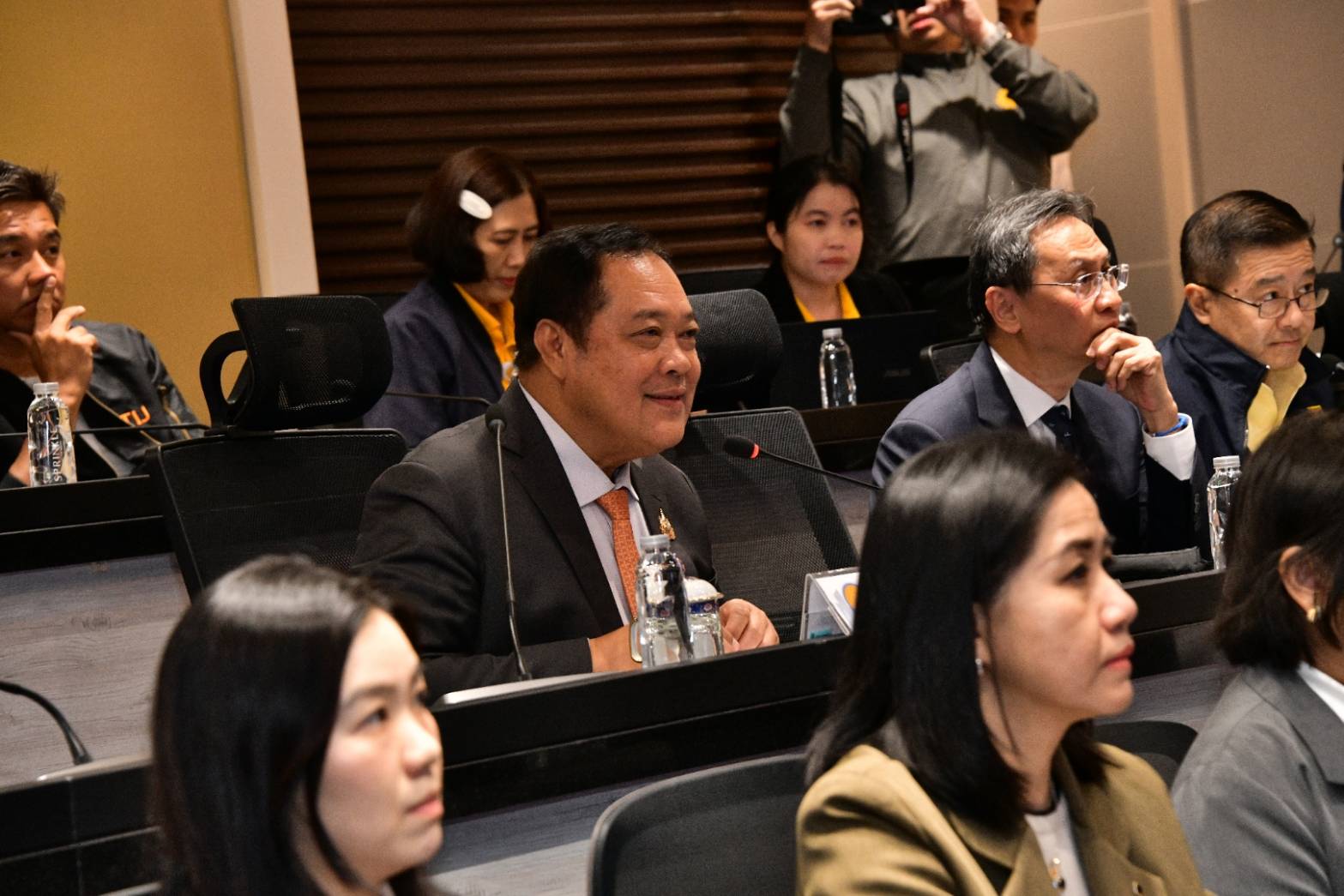"รมว.ยุติธรรม" เปิดวอร์รูมนำทัพบัญชาการช่วยเหลือประชาชน ฟื้นฟูพื้นที่น้ำท่วมภาคใต้