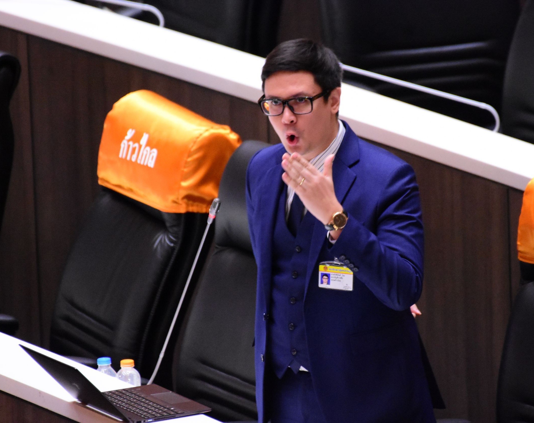 "โรม"อัดสว.ข่มขู่"นักศึกษา"หวั่นนำไปสู่การนองเลือด ผลักอนาคตของชาติเป็นศัตรู