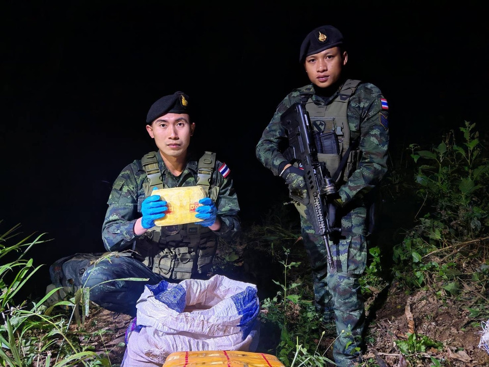 กองกำลังผาเมืองปะทะเดือดชายแดนแม่ฟ้าหลวง ยึดยาบ้า 8 แสนเม็ด คนร้ายเผ่นหนี