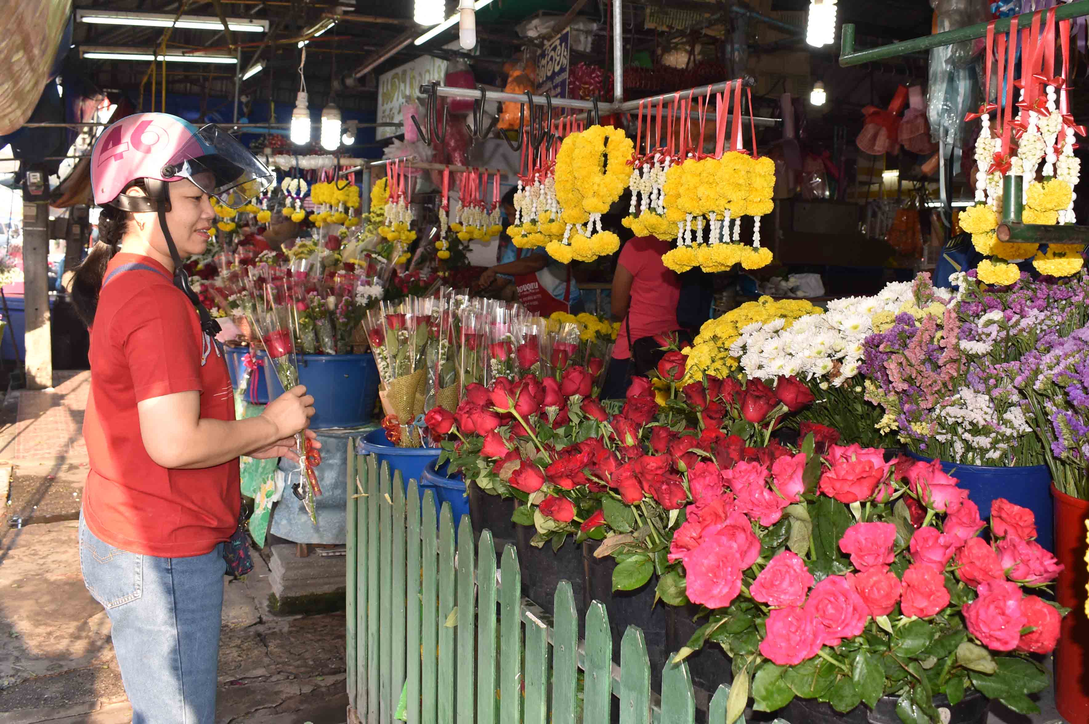 วาเลนไทน์กาฬสินธุ์กุหลาบแดงขายดีแห่จองคิวแน่น