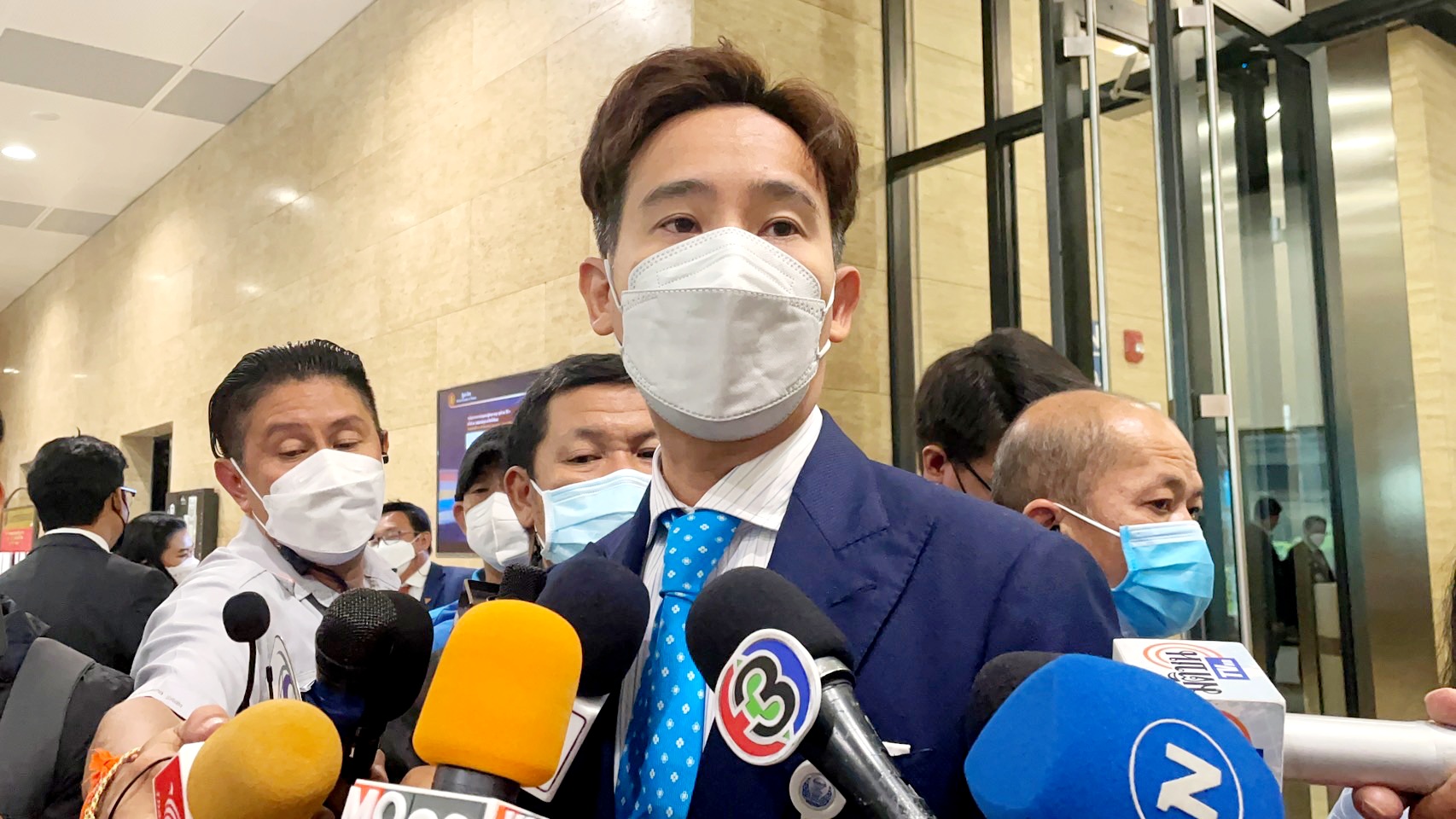 "พิธา" เชื่อพปชร.แตกกระทบเสถียรภาพรัฐบาล ชี้ฝ่ายค้านจะเป็นเสาหลักช่วงรัฐบาลไม่มีสมาธิ