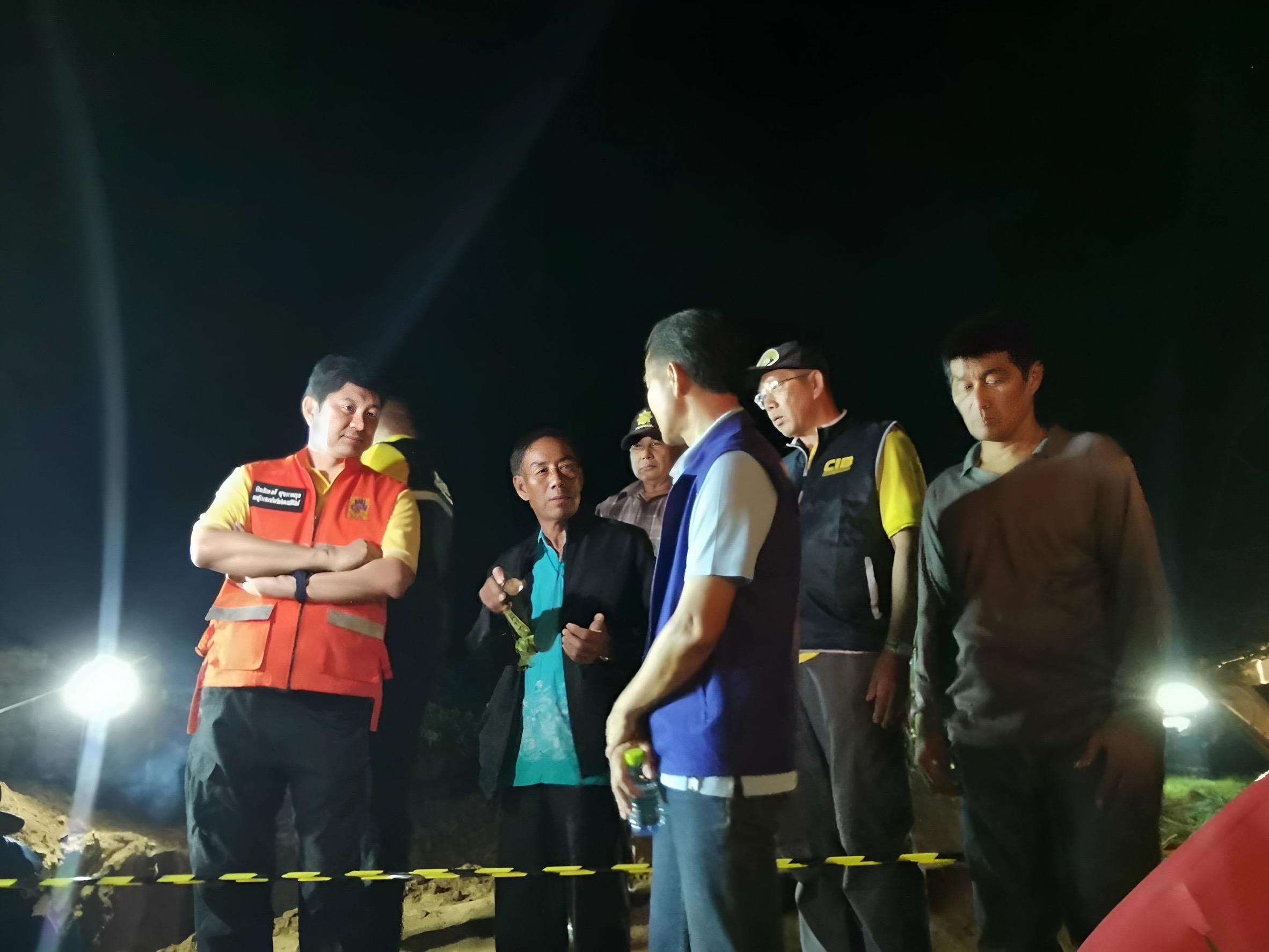 รองผู้ว่าฯประจวบคีรีขันธ์เตรียมวางมาตรการความปลอดภัยหวั่นซ้ำรอยดินถล่มฝั่งร่างหนุ่มร่อนทองบางสะพาน