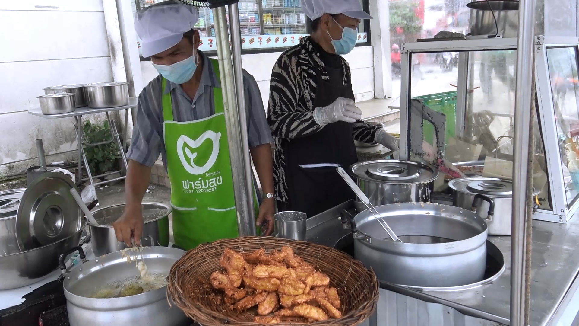 'กล้วยทอดป้าอร'ร้านดังหน้าสวนสัตว์สงขลาเจอพิษโควิดรายได้ลด30%