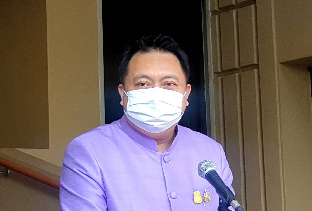 "สุชาติ" ชงครม. ลดเงินสมทบประกันสังคมลูกจ้างเหลือ 0.5%