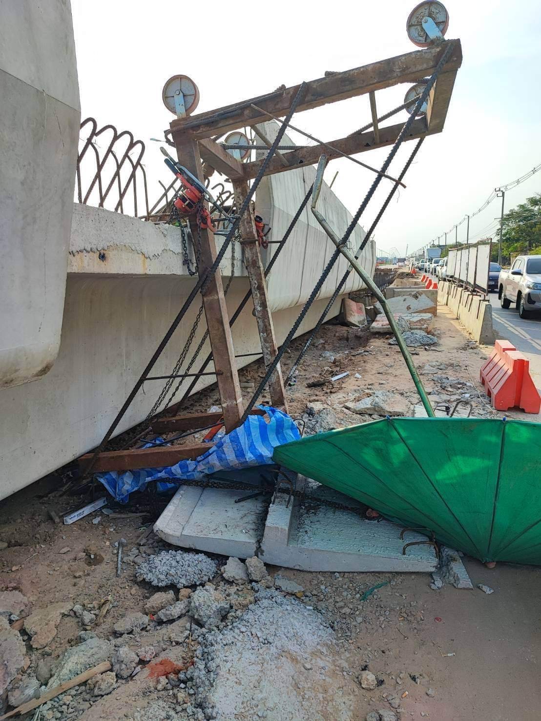 คนงานเมียนมา พลาดท่าทำแบริเออร์คอนกรีตตกสะพาน ฉุดร่างตัวเองหัวฟาดพื้นดับ
