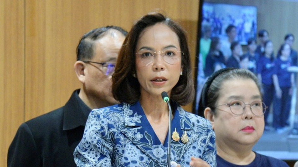 "พิมพ์ภัทรา" โต้ "นิพิฏฐ์" ปมซักกางเกงเนวิน ลั่นขอทำงานให้เกิดผล ไม่ยึดวิชา “ดีแต่พูด”
