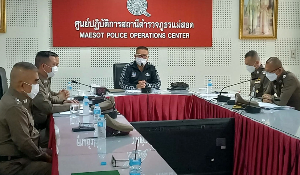 "ผบช.ภ. 6" ลงพื้นที่ อ.แม่สอด ตามคดีวัยรุ่นไล่ยิงกัน ก่อนรวบหัวหน้าได้หมดทั้ง 2 แก๊ง