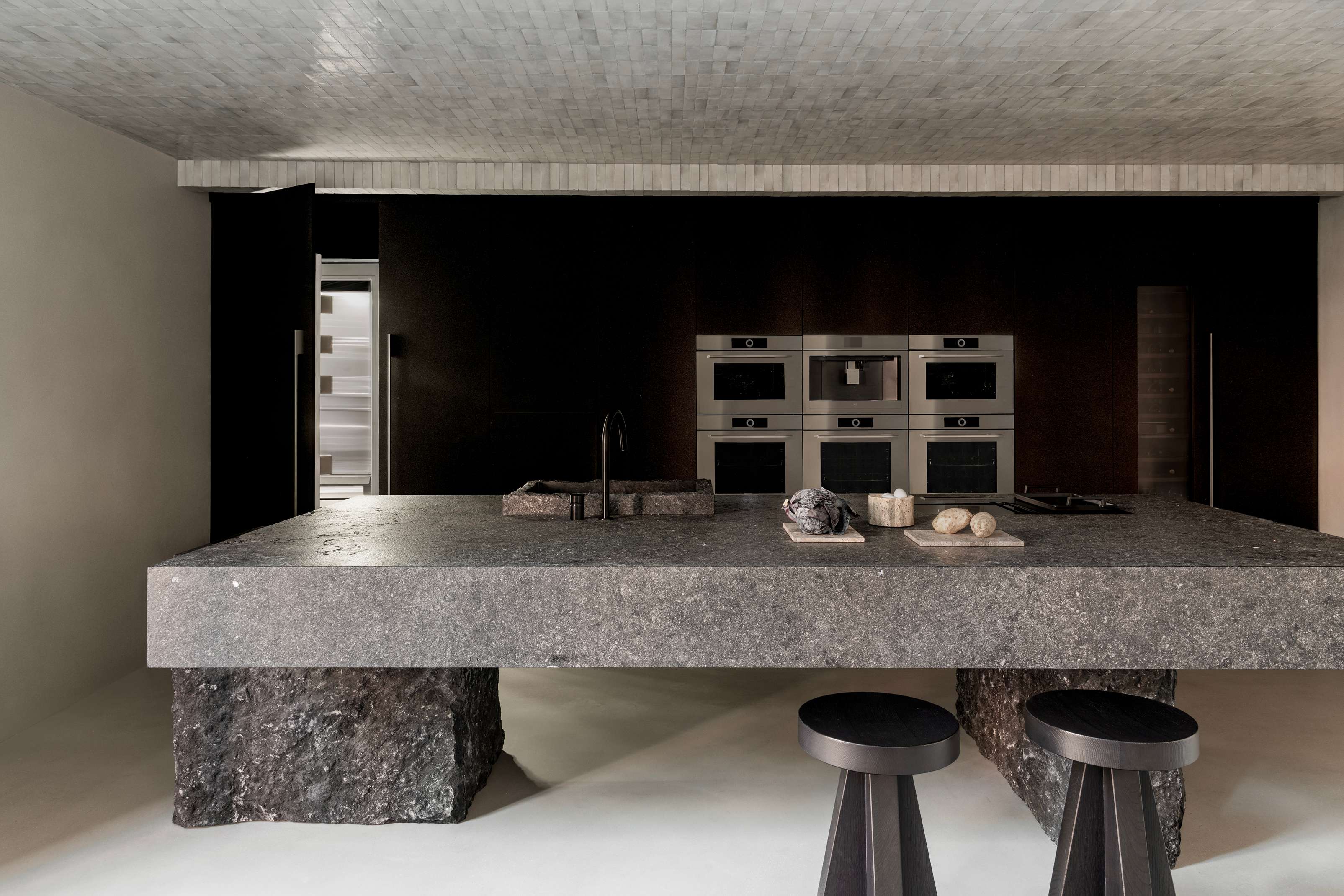 V-ZUG ร่วมงาน Milan Design Week 2025 เสนอผลงาน “Banquet Echoes” ผสมผสานนวัตกรรม ศิลปะอาหาร และความยั่งยืน