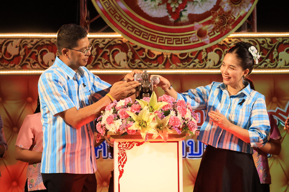 "พ่อเมืองสตูล" เปิดงานสงกรานต์นมัสการหลวงพ่อแก่ “ไหว้พระศักดิ์ ใกล้ชิดผู้สูงอายุ สืบสานตำนานบ้านจีน”