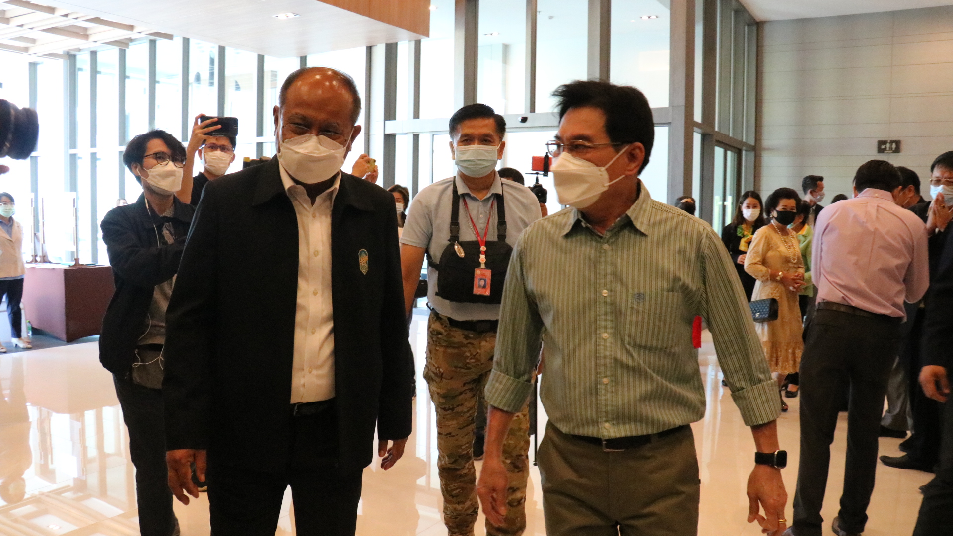 “จุรินทร์” ออนทัวร์ ลุยเมืองย่าโมขับเคลื่อนฟื้นเศรษฐกิจ เคาะ 4 ประเด็น เตรียมจัดงานไทยแลนด์ เบียนนาเล่ โคราช คาดเงินสะพัดกว่า 1,600 ล้าน  