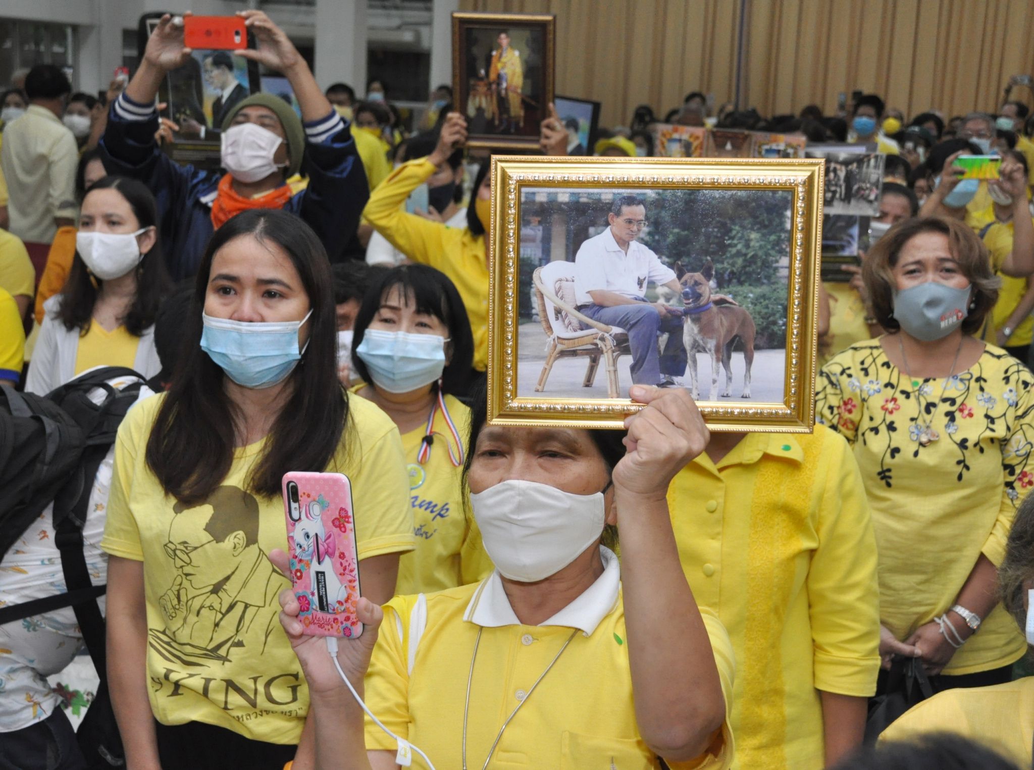 พสกนิกรรำลึกรัชกาลที่9