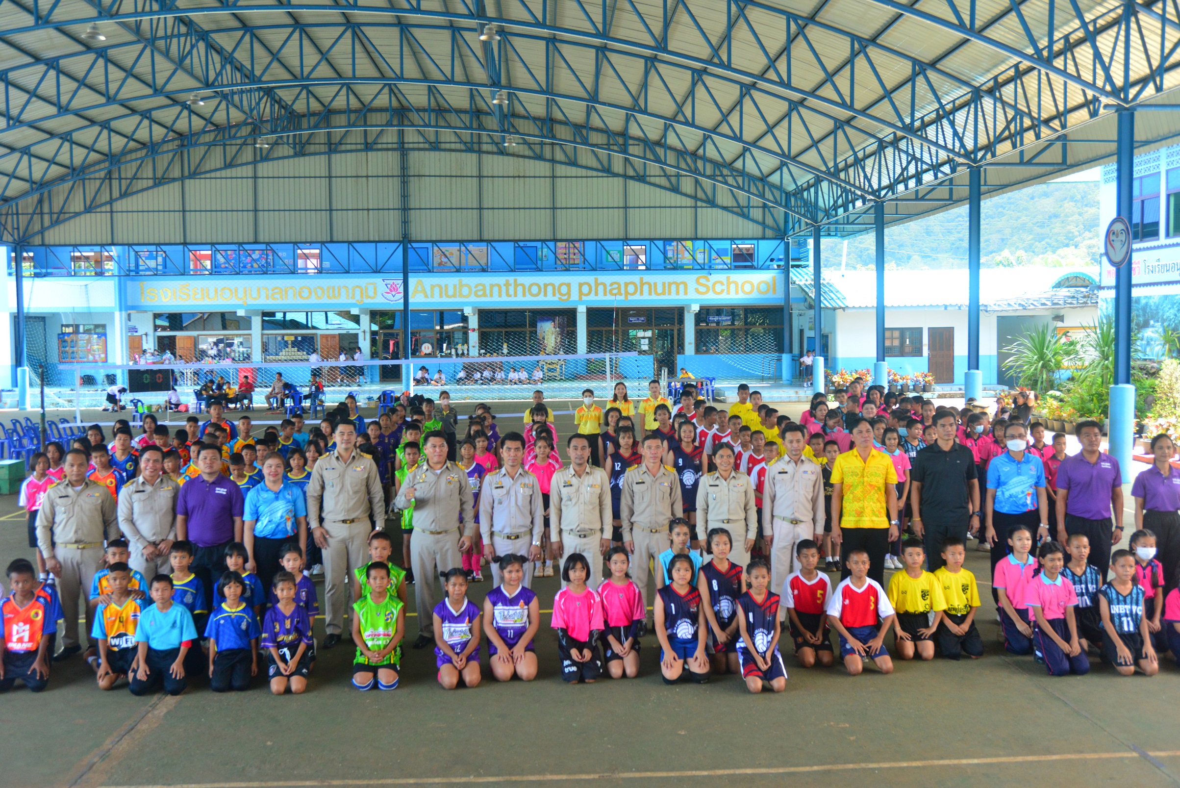 ทต.ทองผาภูมิ กาญจนบุรี จัดการแข่งขันกีฬาวอลเลย์บอลยุวชนสัมพันธ์ ประจำปี 2566