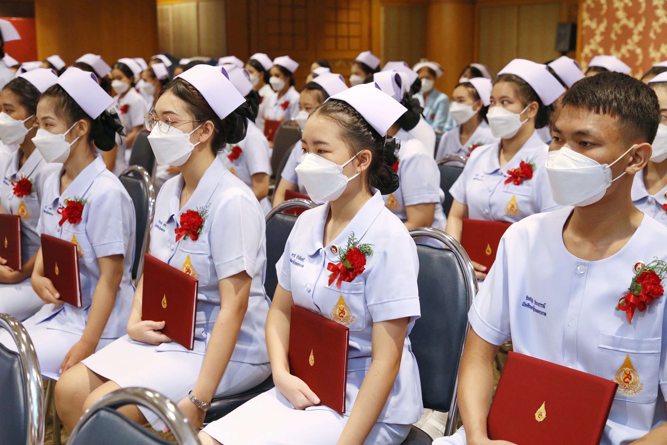 มฟล. จัดพิธีสำเร็จการศึกษา หลักสูตรผู้ช่วยพยาบาล รุ่น 7 พร้อมออกไปรับใช้สังคม