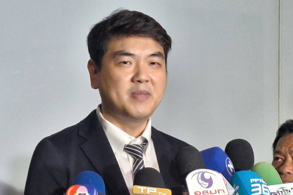 “ปิยบุตร” โอด นิติสงคราม บดขยี้ ล้อมคอกผู้แทนฯ เปรียบเทียบคนรัฐประหารเสวยสุข แต่ผู้แทนฯ เสนอกฎหมายกลับถูกส่งขึ้น "กิโยตีน" ประหารทางการเมือง