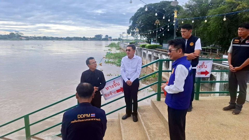 ผู้ว่าฯ สิงห์บุรี ตรวจเข้มโป๊ะ-ท่าน้ำก่อนลอยกระทง รับมือน้ำเจ้าพระยาสูง ป้องกันอันตรายประชาชน