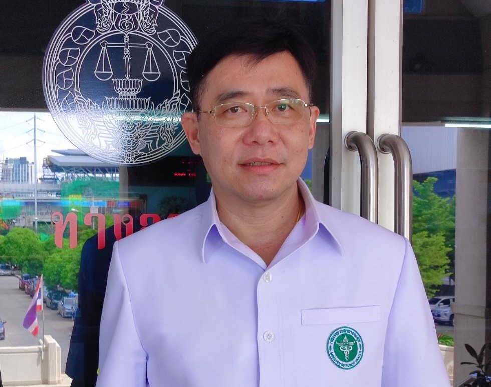 “ผอ.ศูนย์บริหารจัดการเรื่องราวร้องทุกข์”ขอบคุณจนท.ร่วมปกป้องพระบรมรูปอนุสาวรีย์ “สมเด็จย่า”ดูแลหมอพ้นกลุ่มม็อบ