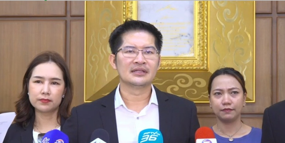 "เต้" ซัดนายกฯ "ถุย" ไม่ปิดปากหวั่นแพร่เชื้อ แซะเลอะเลือนไม่ทันระวัง จี้ขอโทษคนเขียน