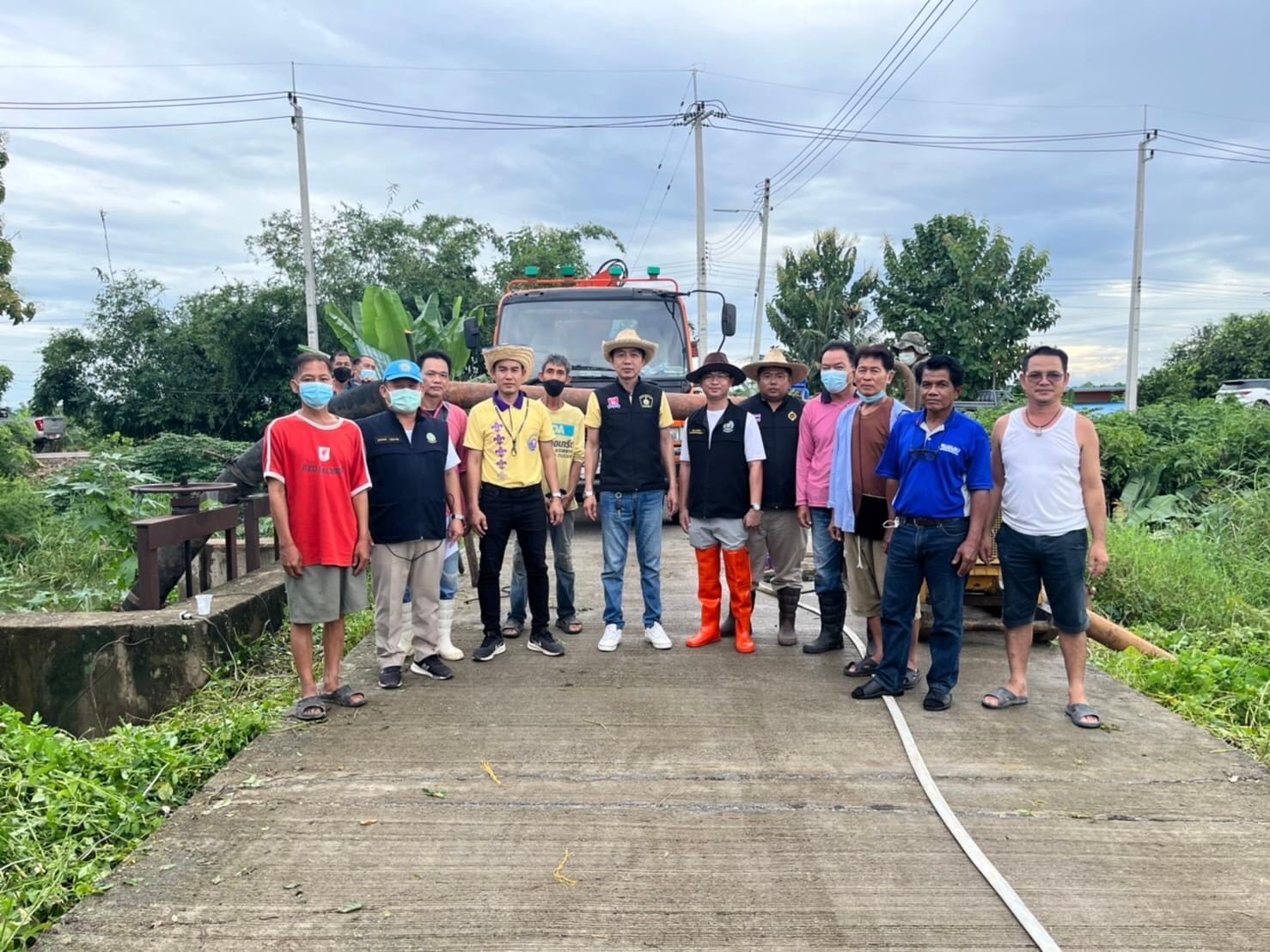 สำนักงานชลประทานที่ 1 ติดตั้งเครื่องสูบน้ำ เร่งระบายน้ำท่วมขังในพื้นที่ตำบลแม่ก๊า จ.เชียงใหม่ 