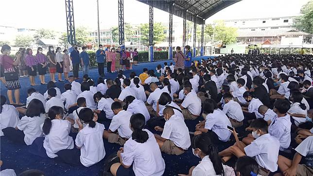 "ปลัดศธ." ย้ำไม่ปิดโรงเรียนอีกแล้วแม้เด็กติดโควิดเฉลี่ยเกือบ 200 คนต่อวัน สั่งเข้มมาตรการคุม 