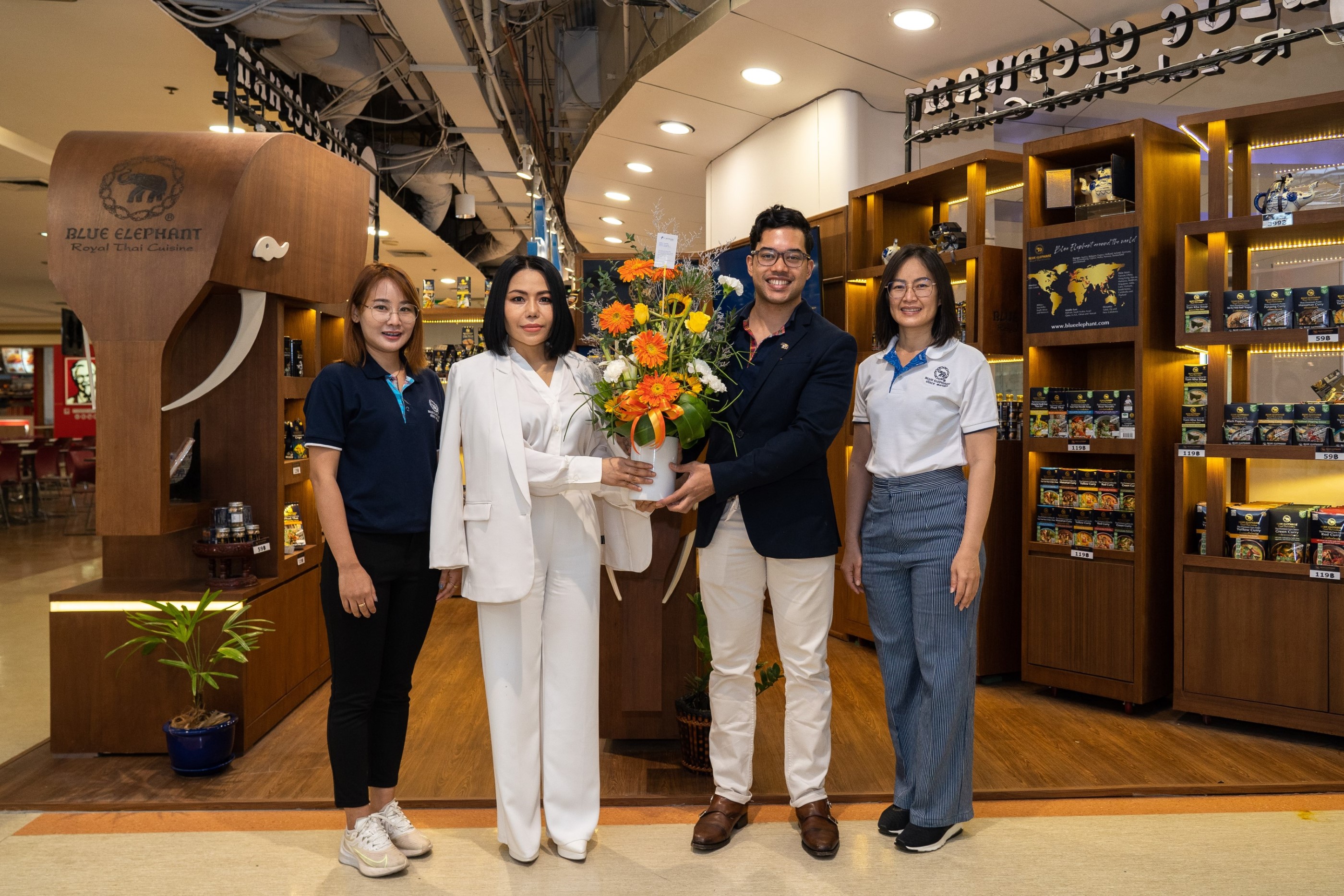 ศูนย์การค้า แพลทินัม ยินดีเปิดร้านใหม่ บลู เอเลเฟ่นท์ (Blue Elephant)