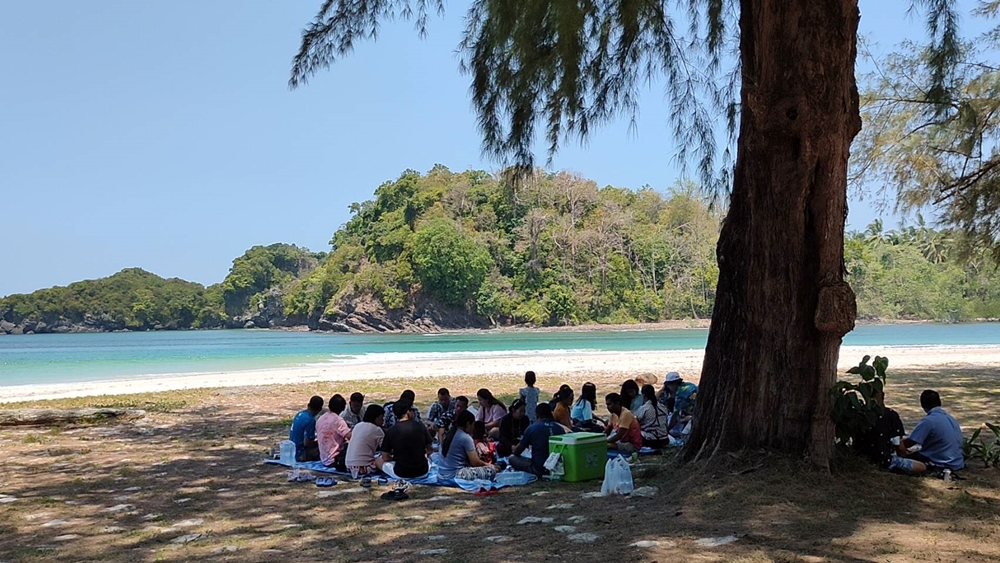 รายได้ทะลุ 1.2 พันล้าน!!  นทท.แห่เที่ยวสัมผัสธรรมชาติอุทยานแห่งชาติตะรุเตา