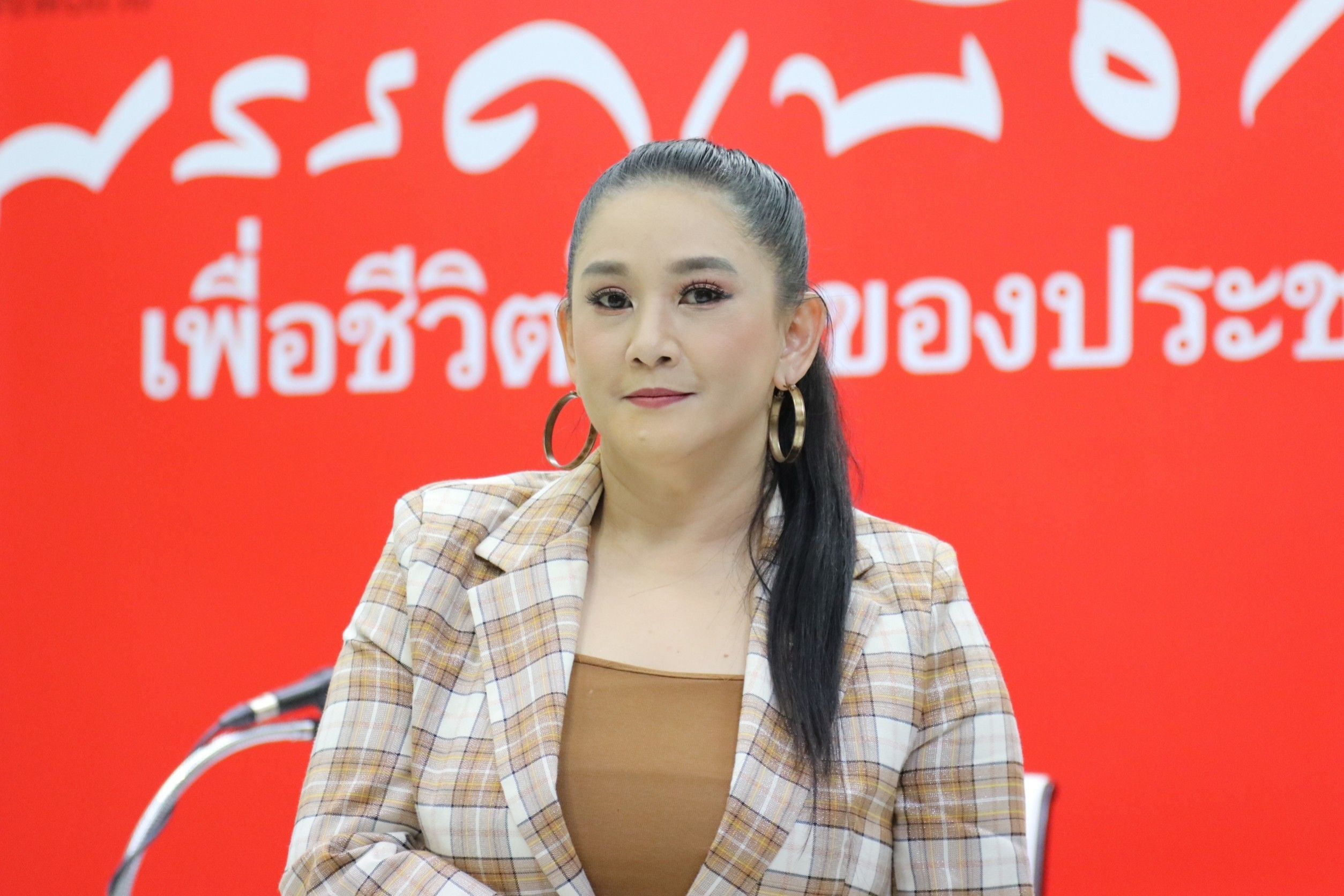 "เด็ก พท." ตอก "สาทิตย์" กลัว "ทักษิณ" จนจิตตก ขุดเรื่องเก่าโจมตีไม่ดูตัวเอง 