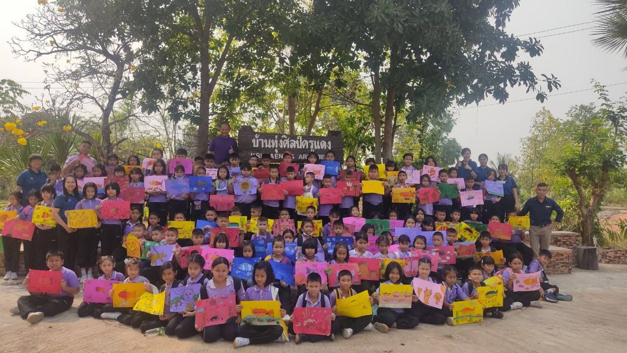 โรงเรียนอนุบาลดารณีท่าบ่อ นำนักเรียนทัศนศึกษา  ศูนย์เรียนรู้เศรษฐกิจพอเพียง บ้านทุ่งศิลป์ครูแดง อ.ท่าบ่อ