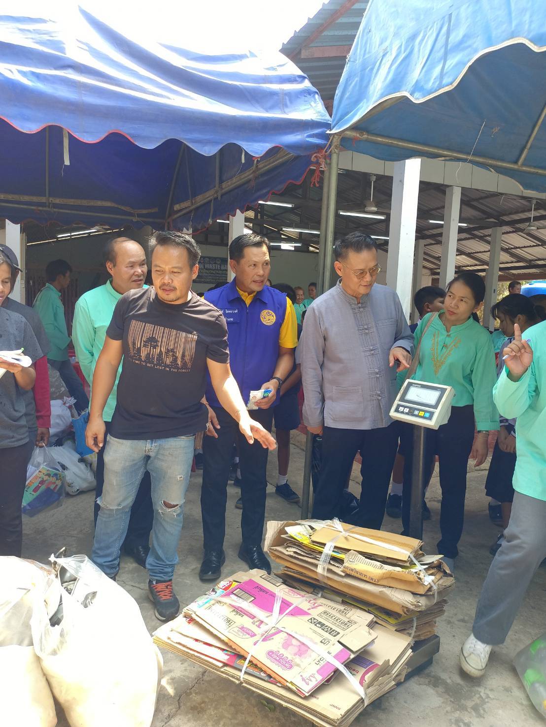 ท้องถิ่นยโสธร เปิดซื้อขายขยะรีไซเคิลครั้งแรก ของกองทุนธนาคารขยะบ้านคำเมฆตาหา