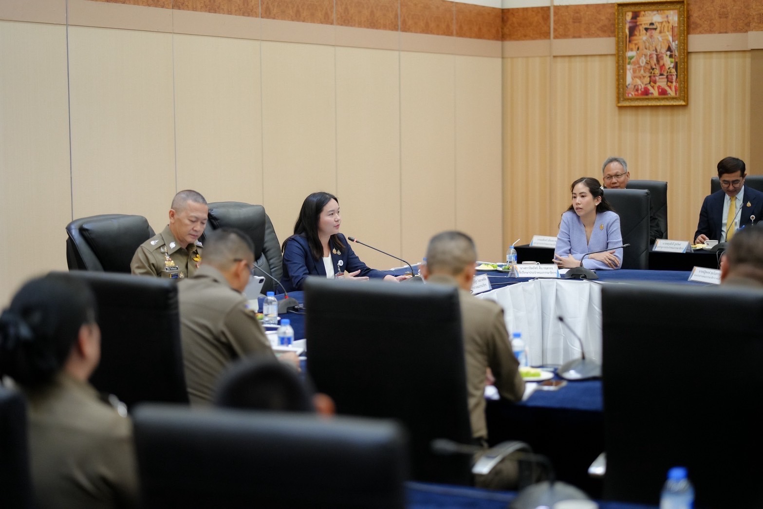 “สุณัฐชา-จิตภัสร์” นำกมธ.ตำรวจ พูดคุยแลกเปลี่ยน "ผบ.ตร." หลังนั่งปธ.กมธ.ตำรวจคนใหม่  