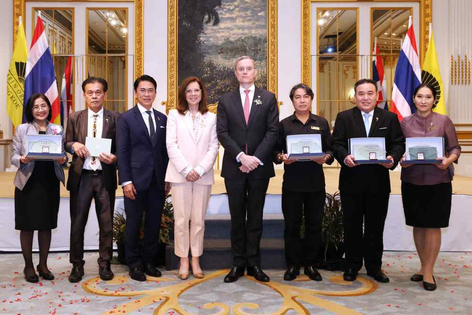 มอบรางวัลอายุงานฉลองครบรอบ 150 ปี โอเรียนเต็ล