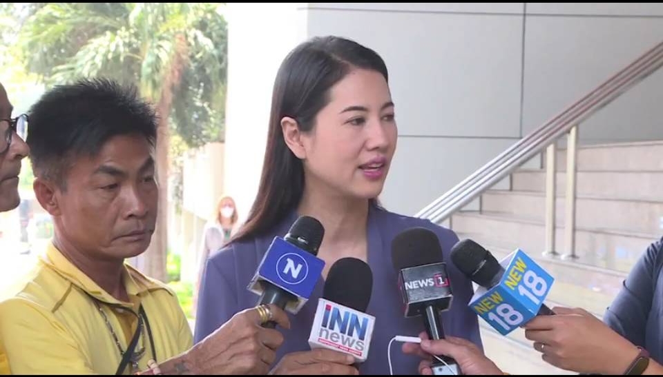 ศาลเลื่อนตรวจหลักฐาน "ปารีณา"คดีครอบครองอาวุธปืน ปี 57 เป็น 25 พ.ค.