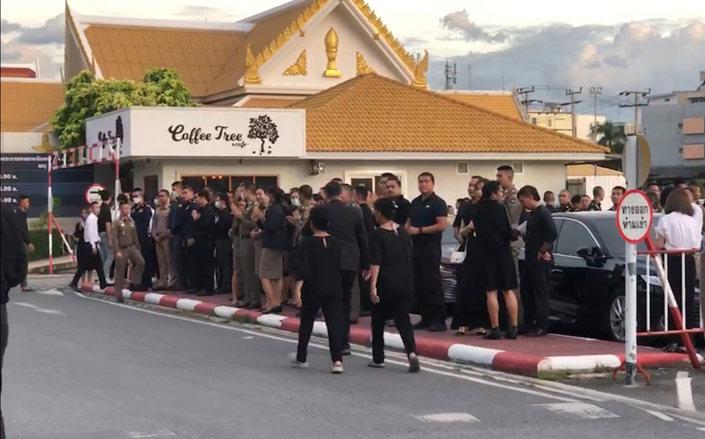 เพื่อนๆในสังกัดตร.สอบสวนกลาง-ทางหลวงและเพื่อนร่วมรุ่นเตรียมทหาร ร่วมสวดอภิธรรมศพ พ.ต.ต.ศิวกร