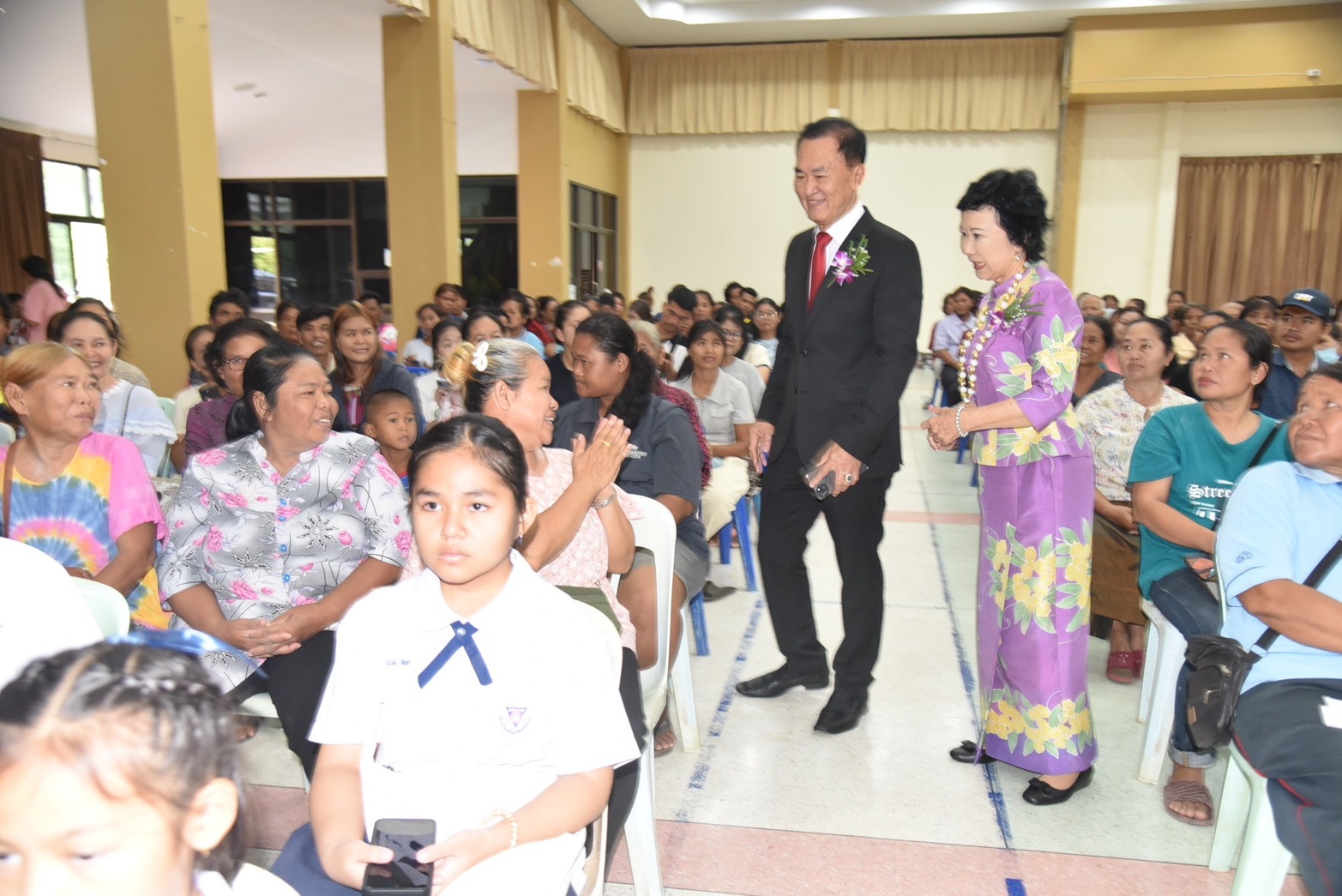 ผู้ช่วยรมต.คมนาคมมอบทุนให้นักเรียนยิ่งใหญ่ที่สุดในศรีสะเกษ320 ทุน 