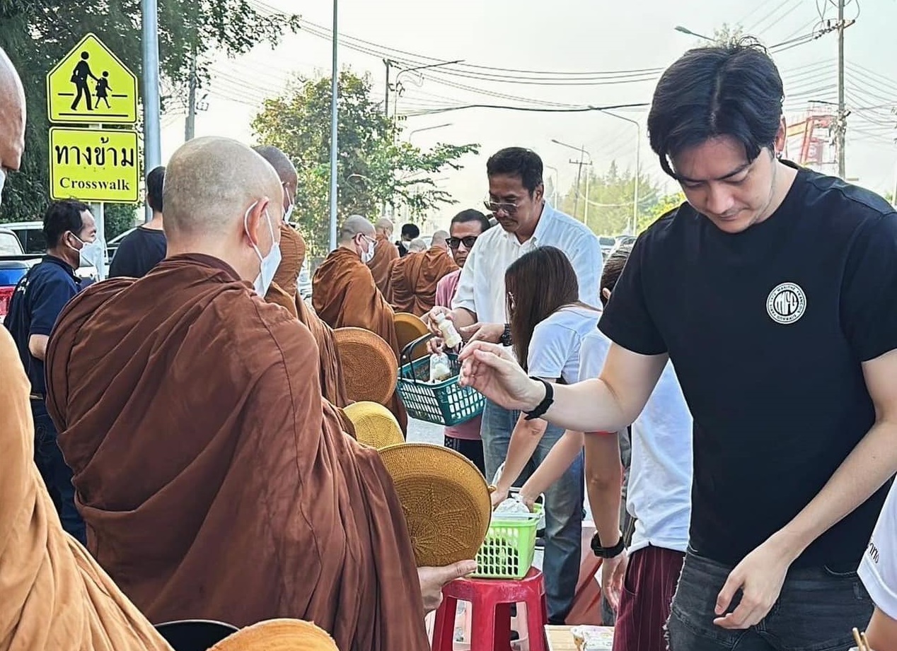 "ฟิล์ม รัฐภูมิ" โพสต์ทำบุญวันเกิด ขอบคุณทุกกำลังใจ ลั่น “จะผ่านมันไปเหมือนทุกครั้งที่ผมเจอปัญหา”