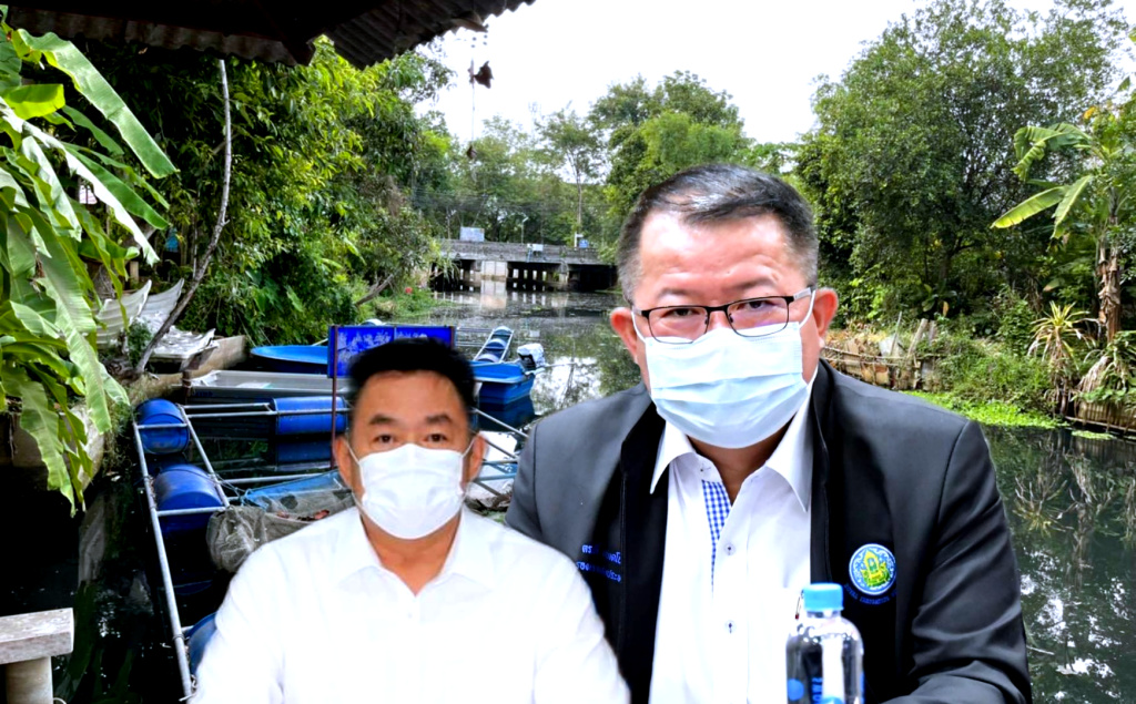 ชป. เร่งระบายน้ำเจือจางน้ำเน่าเสียในลำน้ำกวง อ.สันทราย หลังฝนทิ้งช่วง