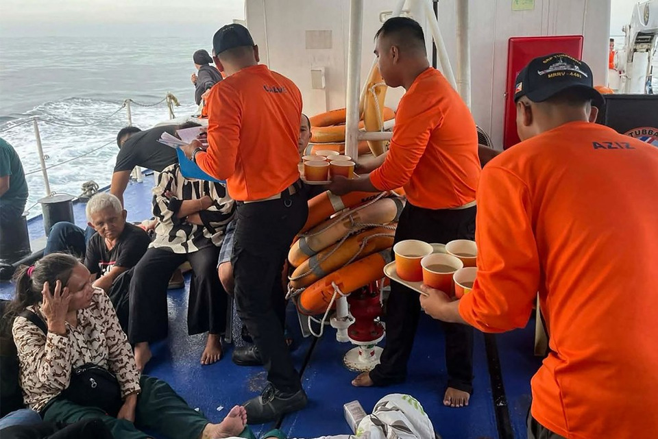 ตาย 13 ศพ! "เรือเฟอร์รี่" ล่มในฟิลิปปินส์ สูญหายกว่า 100 ราย เร่งปฏิบัติการค้นหา