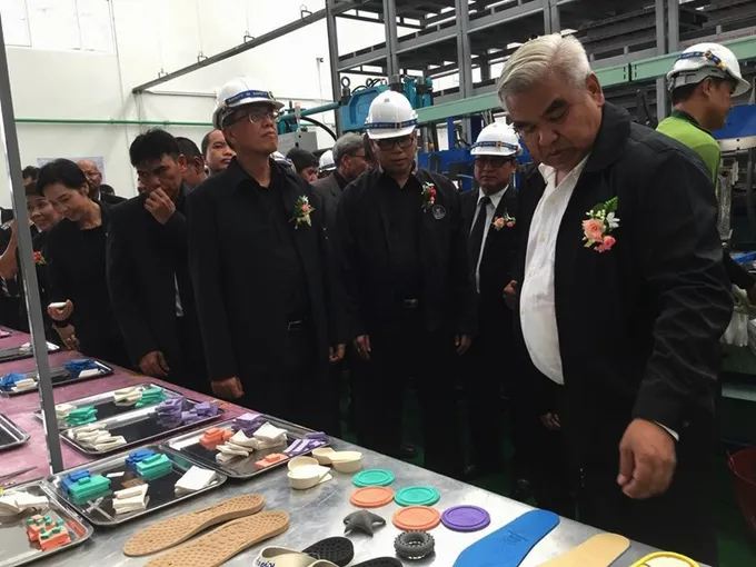 สงขลา จัดพิธีเปิดและส่งมอบทรัพย์สินแปรรูปยางพาราแก่สหกรณ์ มุ่งขับเคลื่อนพัฒนายางพาราแบบครบวงจร 