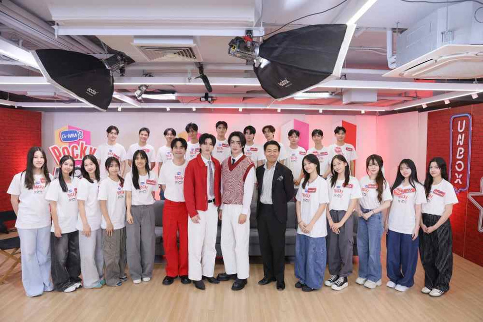 ใครจะได้เป็น GMMTV POCKY IDOL คนแรกของไทย!? โค้งสุดท้ายโหวตผ่านกล่องป๊อกกี้