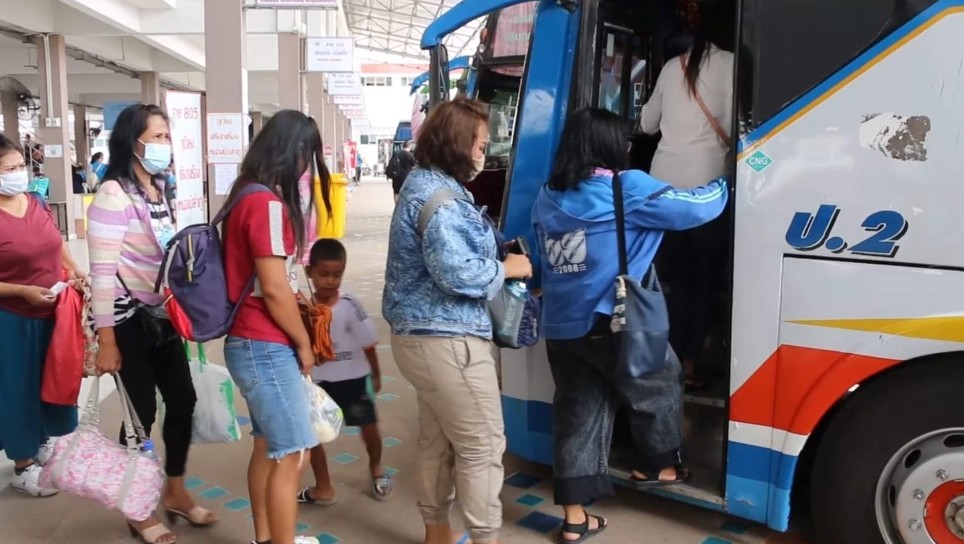 ผู้ว่าฯขอนแก่นย้ำชัด ใครเดินทางมาจาก 5 จังหวัดพื้นที่เสี่ยง ต้องรายงานตัวและกักตัวที่บ้าน 14 วันทันที โดยไม่มีละเว้น
