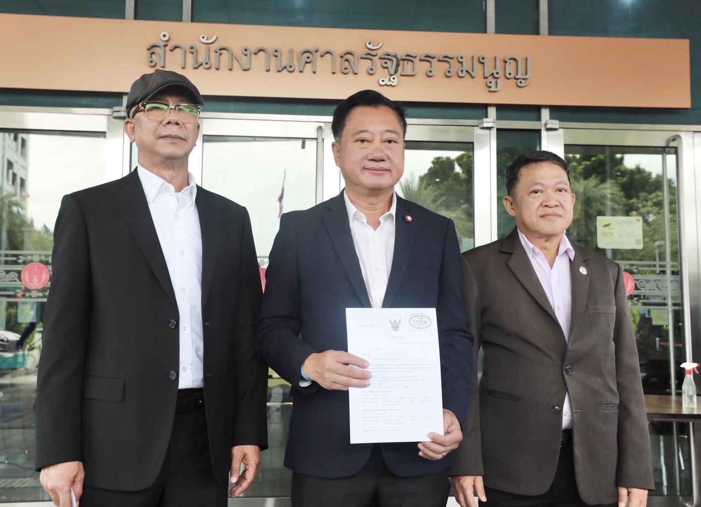 "อดีต สว.สมชาย" ร้องศาล รธน.ถ่ายทอดสดไต่สวนนายกฯ – เลขาฯ สมช. ปมคลิปเสียงฮุนเซน 21 ส.ค. ชี้ ปชช.ต้องได้ฟัง