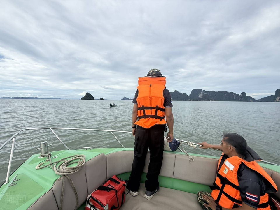 พบแล้ว 3 ศพ เหตุเรือท้องแบนจมกลางอ่าวพังงา ญาติรับร่างประกอบพิธีศาสนา 