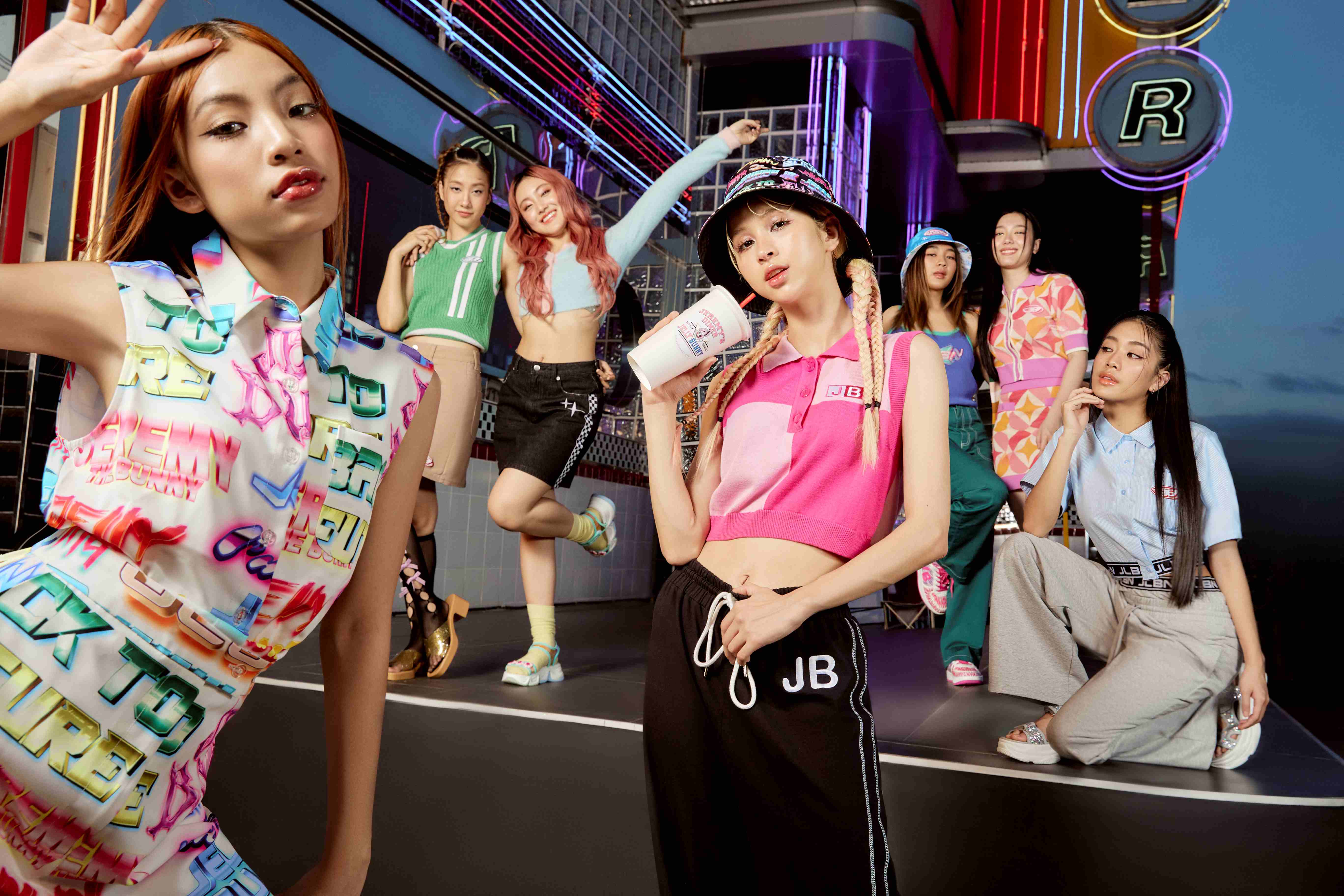 Jelly Bunny เปิดตัวคอลเลคชั่น ‘Girls’ ชวนเพื่อนซี้ย้อนเวลาสู่ยุค 50s กับ 4EVE