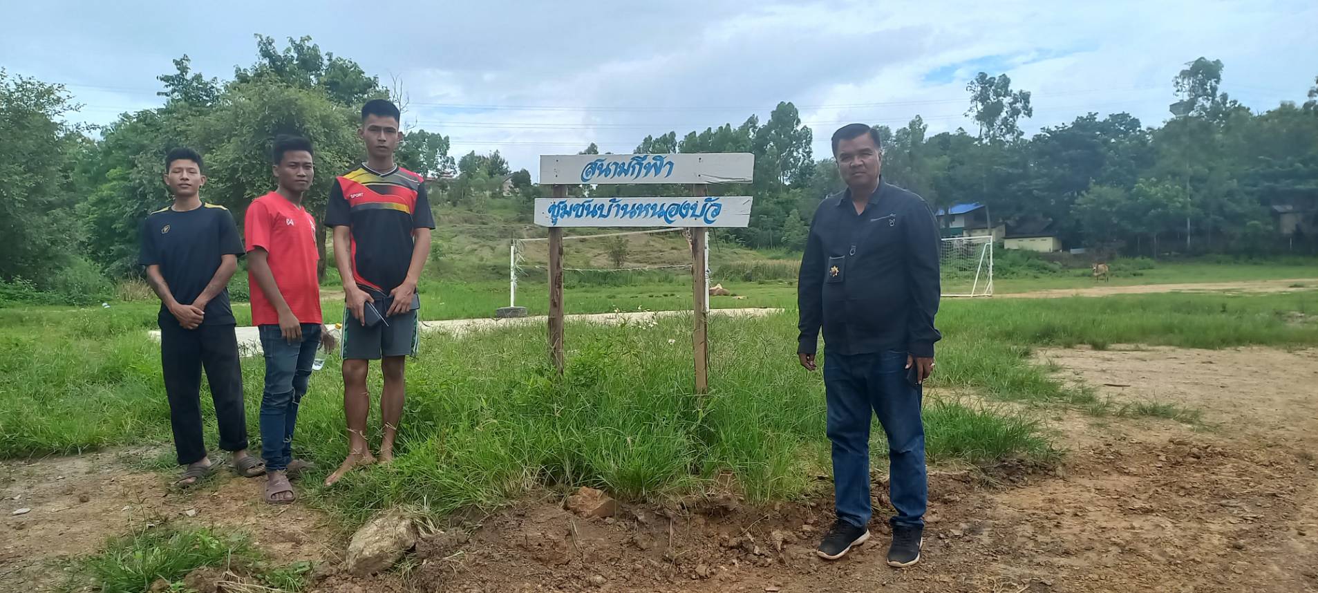 บ้านหนองบัวเตรียมจัดการแข่งขันเซปักตะกร้อและฟุตบอลหลังสร้างถนนเข้าสนามกีฬาศิวาดำรงค์แล้วเสร็จ