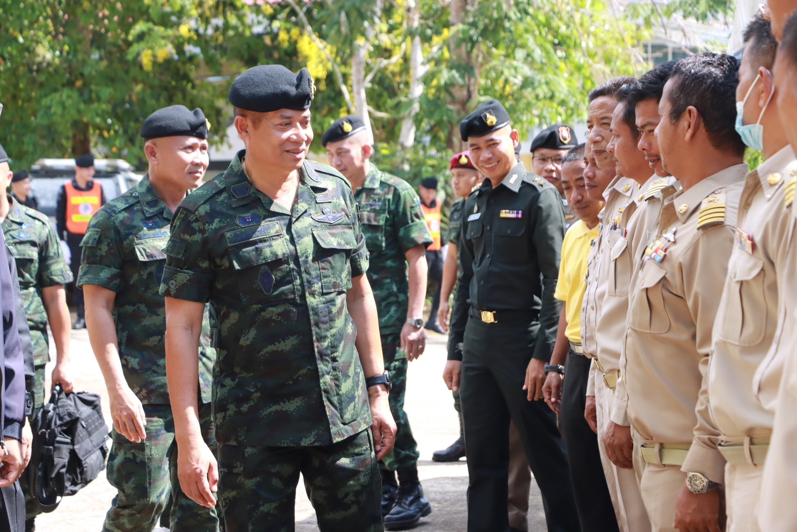 นราธิวาส รองแม่ทัพภาค 4 ลงพื้นที่ ตรวจเยี่ยมหน่วยตรวจเลือกทหารกองประจำการ ในพื้นที่ จชต.