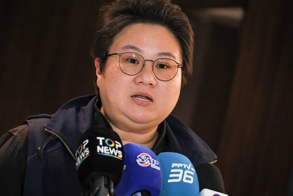"ภูมิใจไทย" มีมติ หนุน "ชนนพัฒฐ์" เข้าพบดีเอสไอ เองได้เลย ไม่ต้องเป็นภาระสภาฯ ปัดอุ้ม แจงเจ้าตัวโพสต์พร้อมเข้าสู่กระบวนการยุติธรรม 