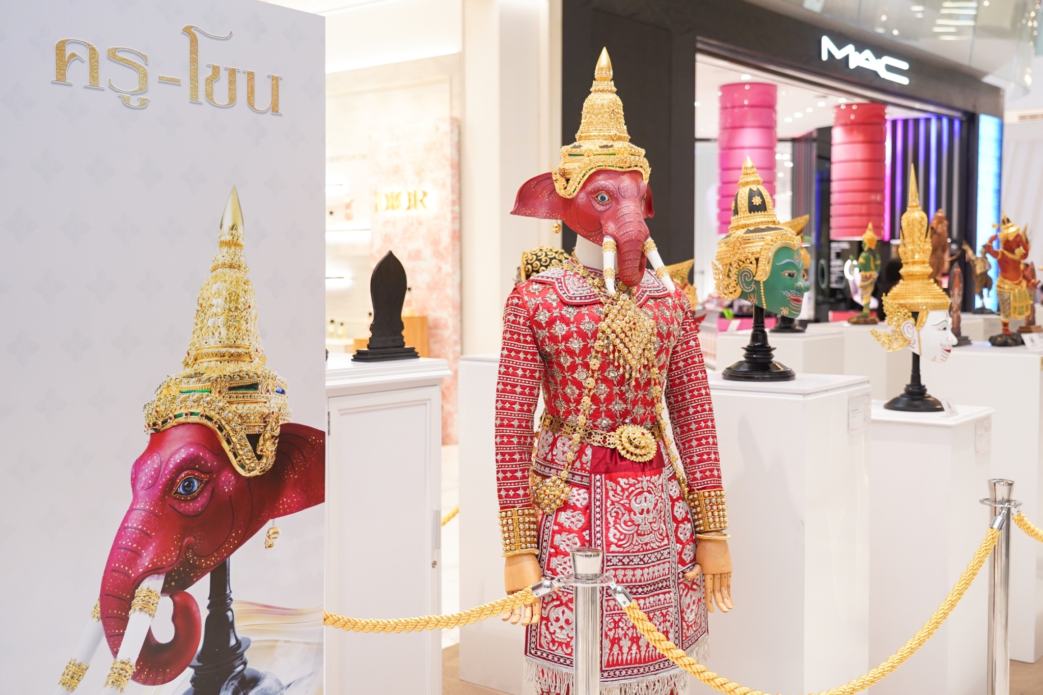 ไอคอนสยาม เชิญชมนิทรรศการ "ครู-โขน"  งานหัตถศิลป์อันทรงคุณค่าสืบทอดตามขนบโบราณ